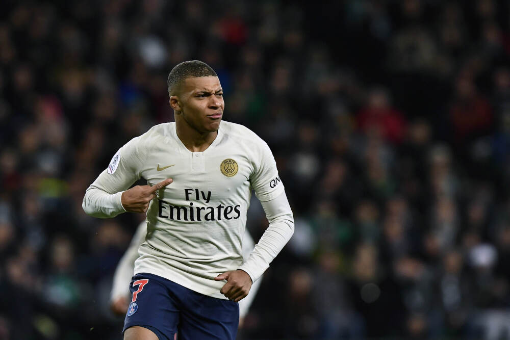 羽毛球拍买哪款好？推荐性价比排行榜前十名，耐用又实惠！